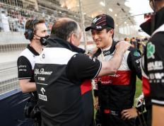 开云体育在线-索伯车队险胜雷诺车队，佩雷兹点燃赛场的简单介绍