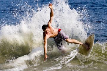 开云体育入口-冷静刀锋与冰火对决，当基耶萨的静气击穿喧哗，加拿大在北境终破冰