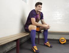 开云官方app入口-擎天玉柱！霍勒迪舞台越大越强 广厦钢铁洪流冲垮深圳