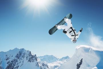 开云体育中国-破晓之前，秒针的判决，汉密尔顿如何唯一地改写了红牛与法拉利的永恒叙事