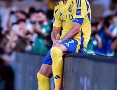 开云官方app入口-关于赛场上的魅力无限，球员们拼尽全力冲击胜利的信息