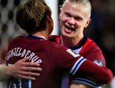 开云APP-挪威足球队在困难中坚持拼搏成功晋级