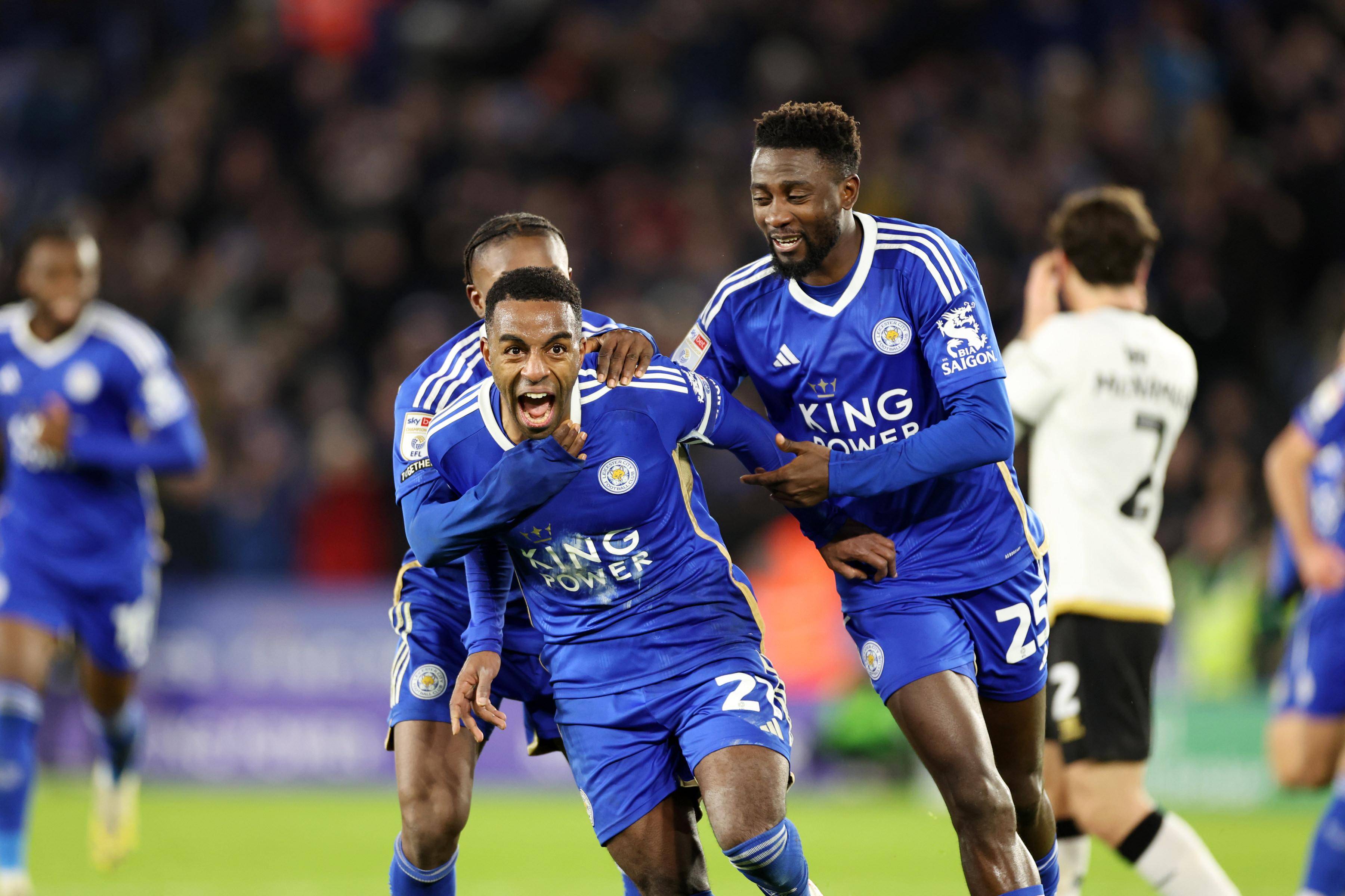 开云官方app入口-莱斯特城绝地反击，逆转击败劲旅