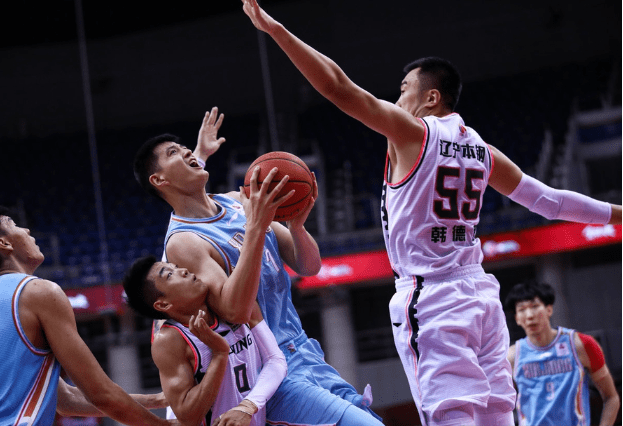 开云体育登录-FLY碾压C9，Kanavi团战一打五宿敌对决入围赛，技惊四座