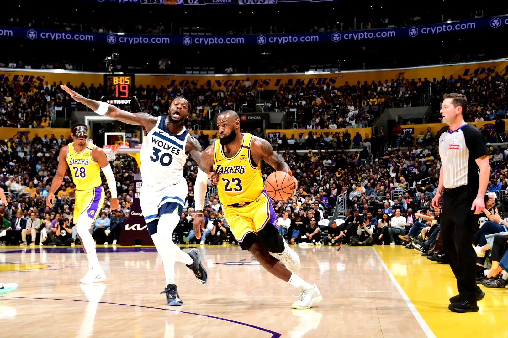 开云官网-NBA季前赛：湖人vs篮网交锋