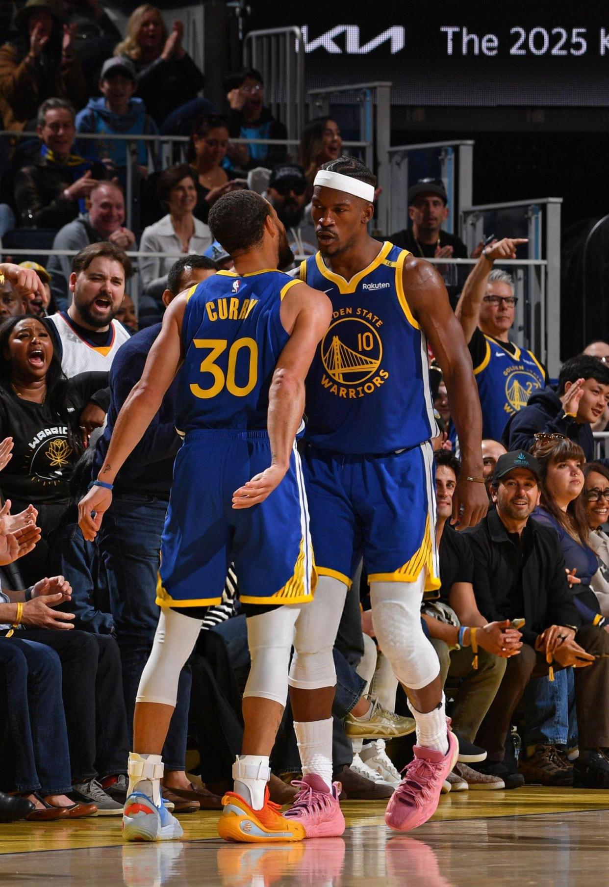 开云平台-勇士客场逆转爵士，库里神奇三分绝杀