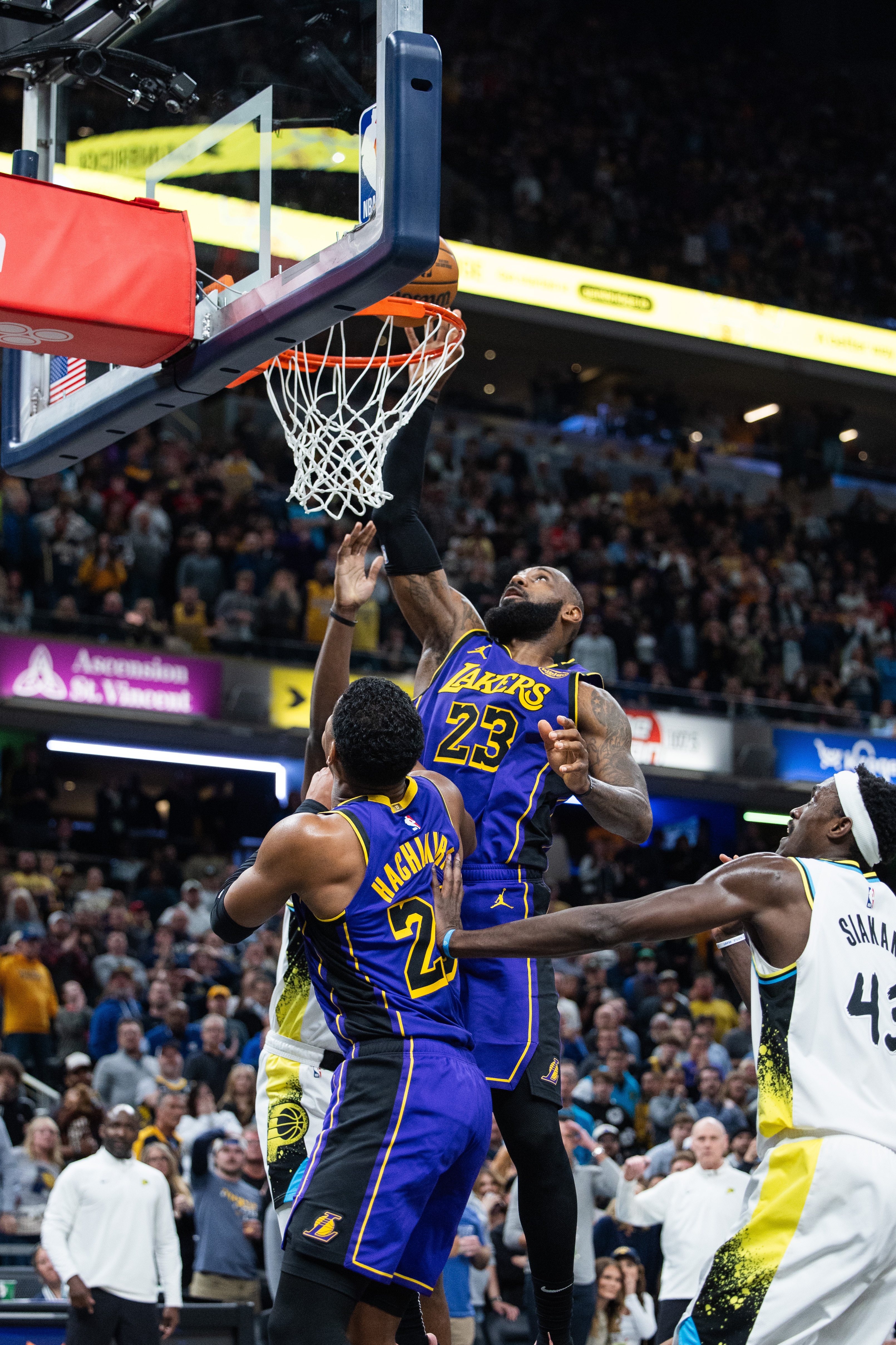 开云体育官网-湖人队全队爆发，大胜开拓者