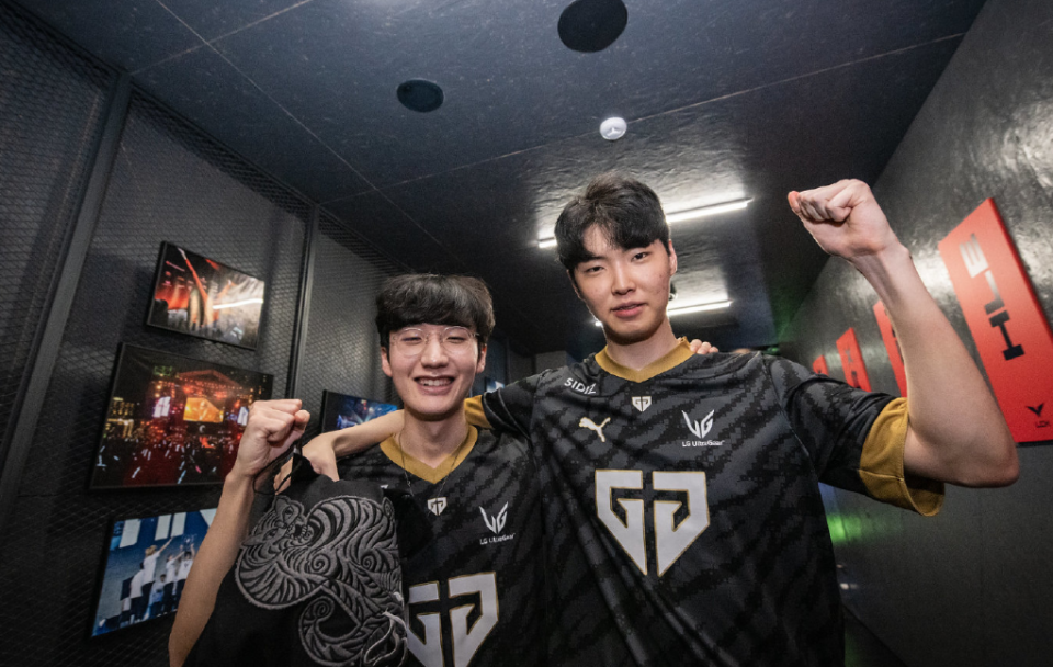 开云APP-包含EDG险胜HLE，Canyon完成史诗逆转宿敌对决半决赛，引爆全场热议的词条