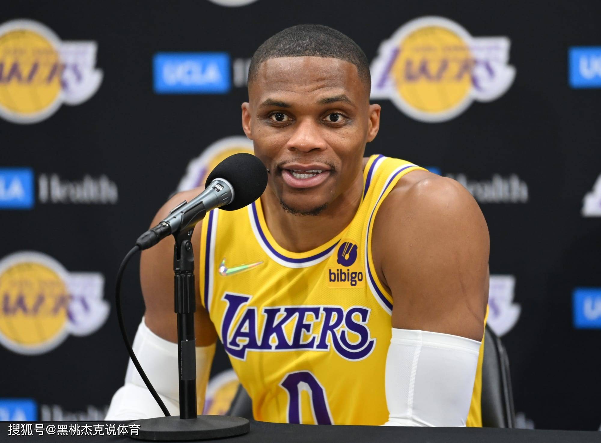 开云体育中国-快船主帅赞扬雷吉－杰克逊表现出色，成为球队重要得分点