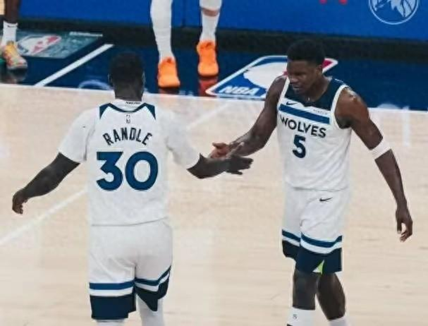 开云体育官网-森林狼击败太阳队，霍华德表现抢眼