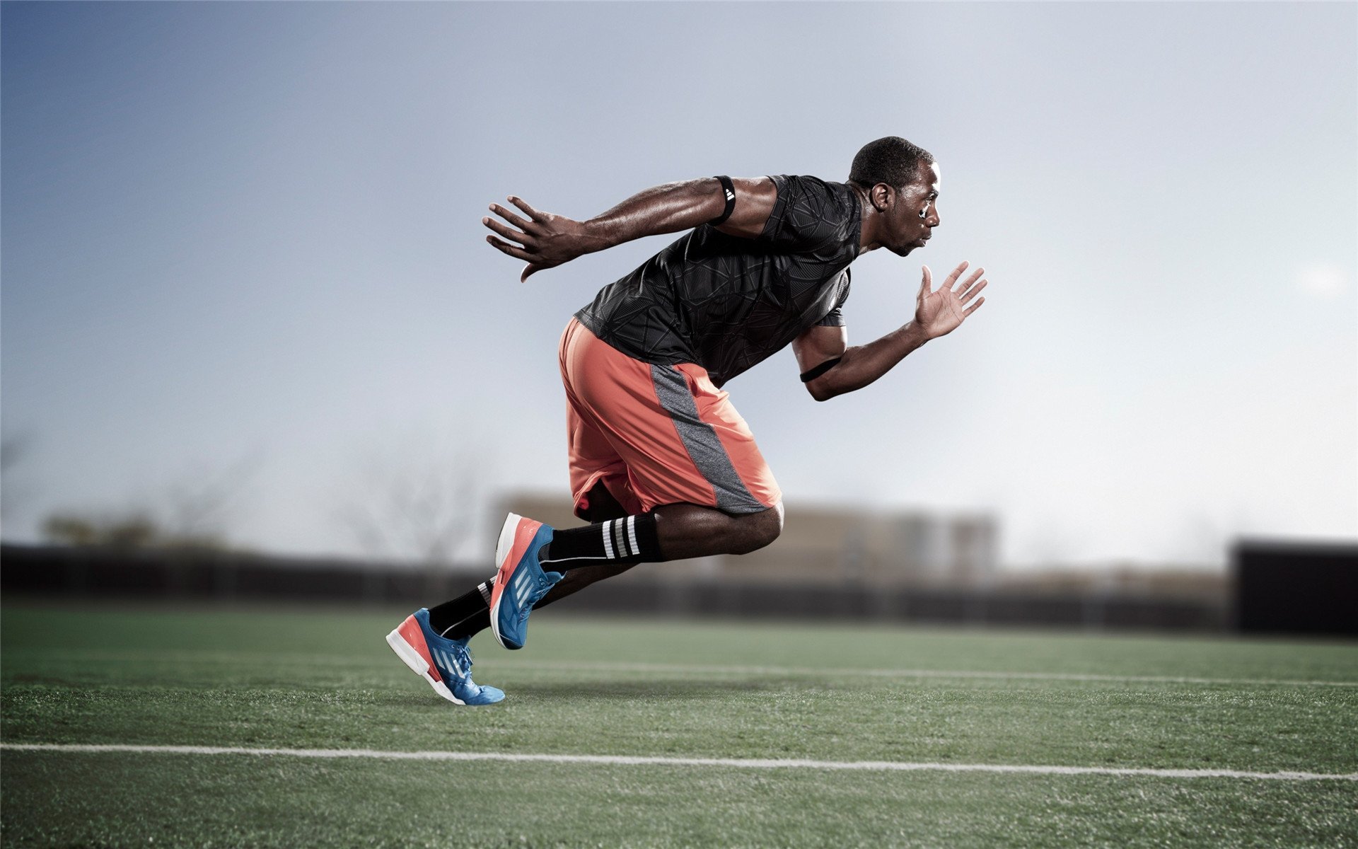 开云体育APP下载-当沙漠风暴遭遇非洲之鹰，萨卡在更大的舞台上，愈发照亮自己的光芒