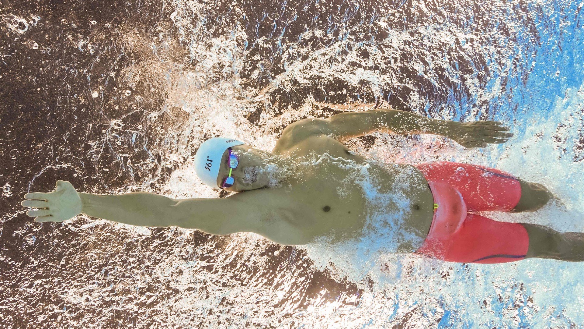 开云体育官网-双城记,当F1引擎在萨基尔咆哮,紫金军团在奥兰多收割