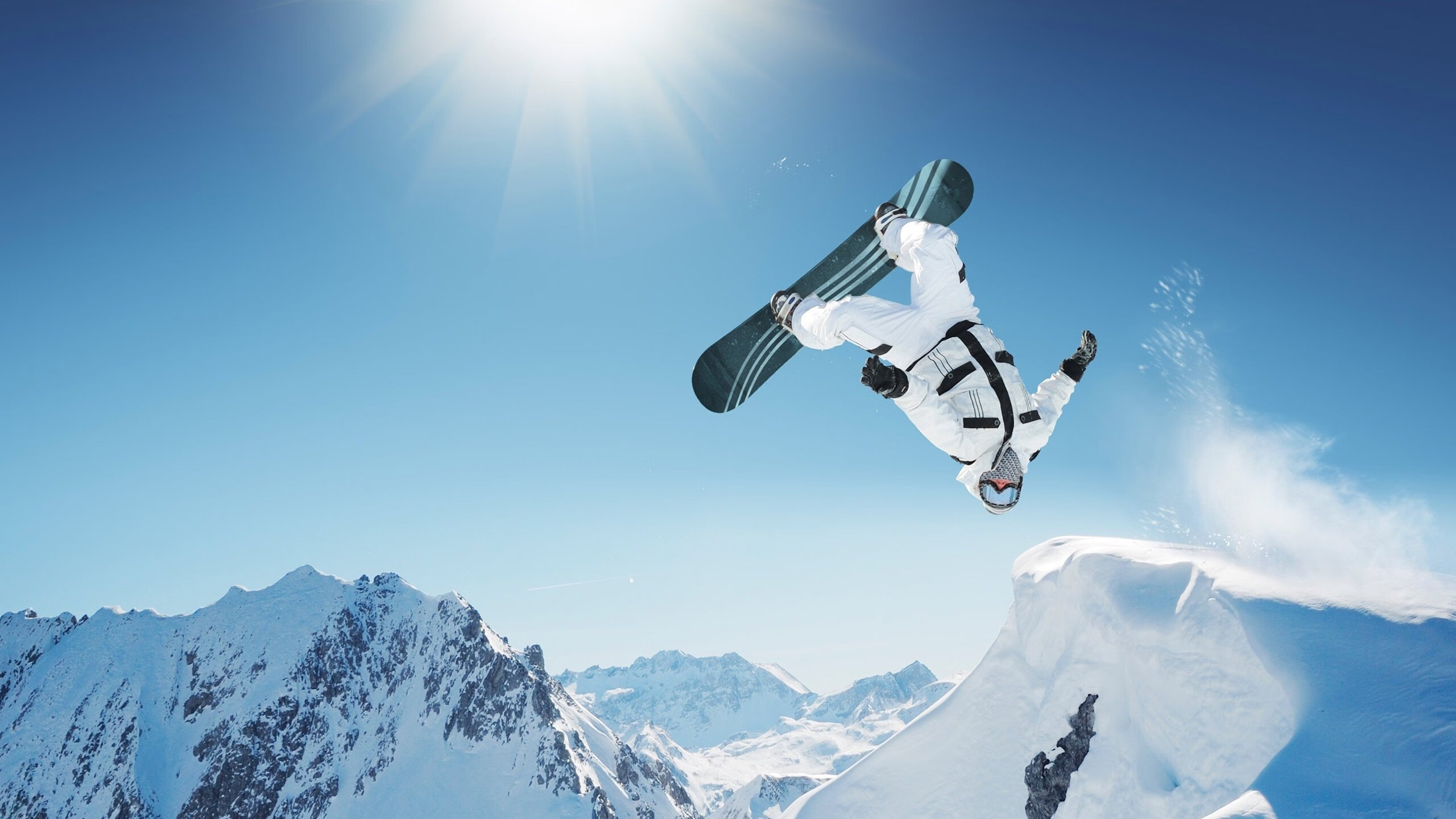 开云下载-阴影中的猎手，当梅赛德斯绞杀哈斯，维斯塔潘投下意外火种